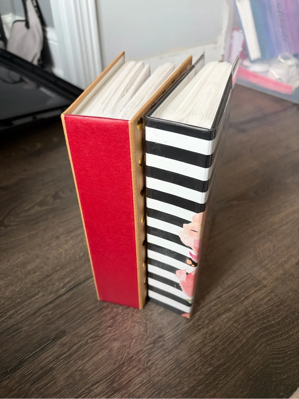 2 Photo Albums : Floral and Gold Hearts